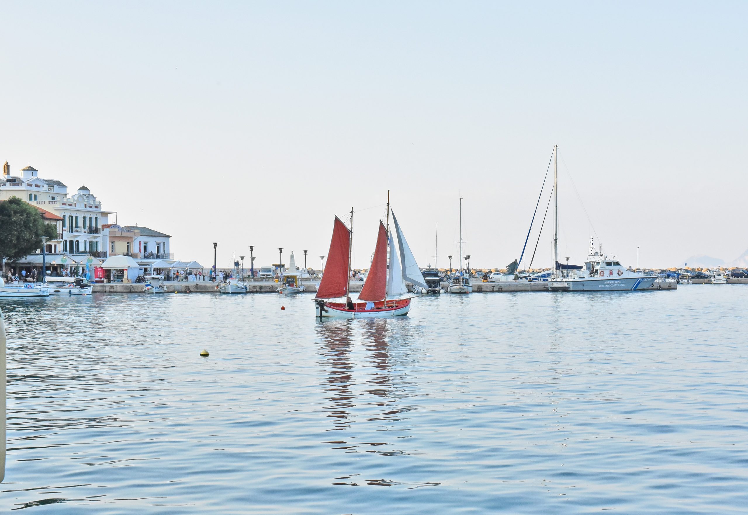 Η Σκόπελος φημίζεται για την όμορφη Χώρα και το γραφικό λιμάνι της, φωτογραφία: Γιάννης Σκιαθίτης