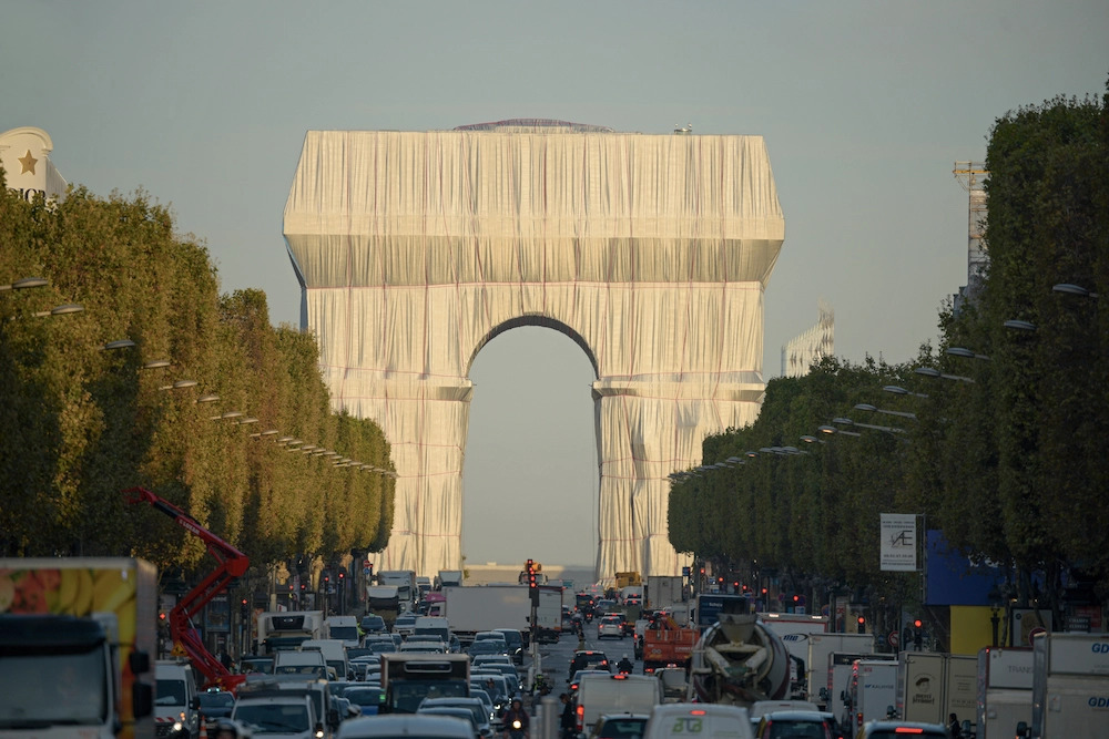 Αψίδα του Θριάμβου, Φωτογραφία: Benjamin Loyseau. ©2021 Christo and Jeanne-Claude Foundation.