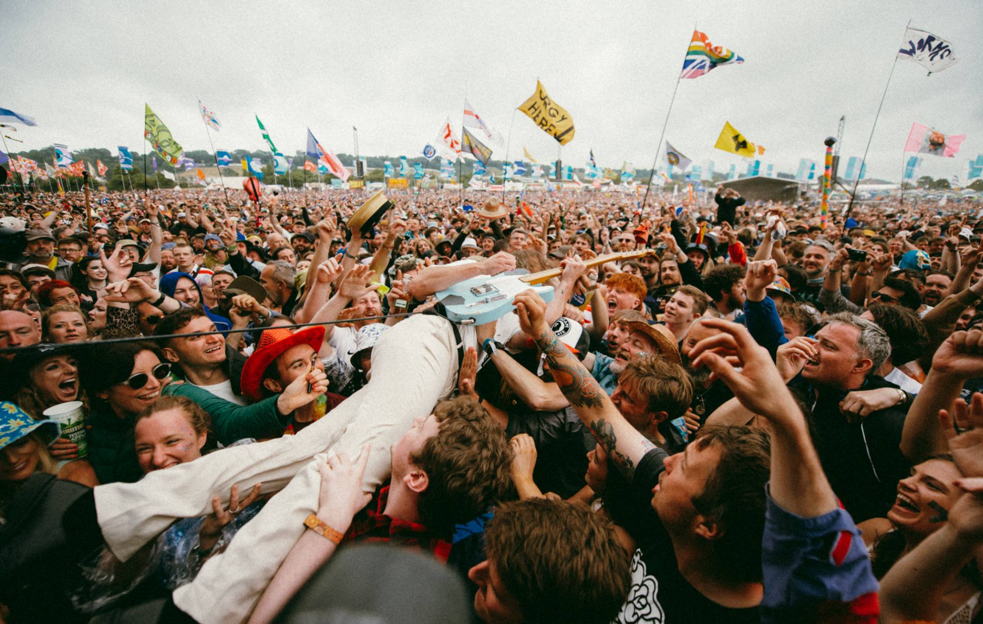 Από το επικό σετ των Idles στο περσινό Glastonbury, Photo: Phoebe Fox