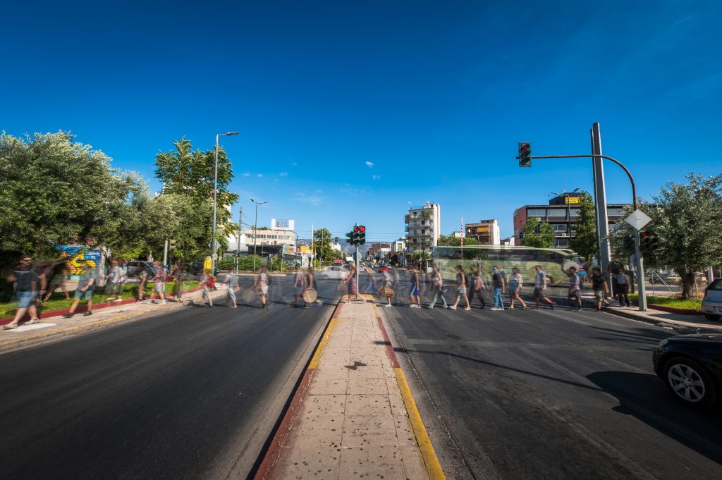 Μυστήριο 113 Μια γιορτή για την αλλαγή του κόσμου: Μια μουσική περιπατητική παράσταση της ομάδας oper(o) στην Ελευσίνα