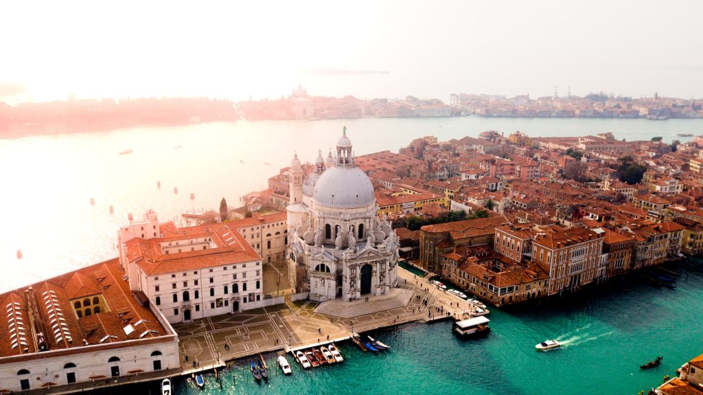 Βενετία, Photo by Canmandawe on Unsplash