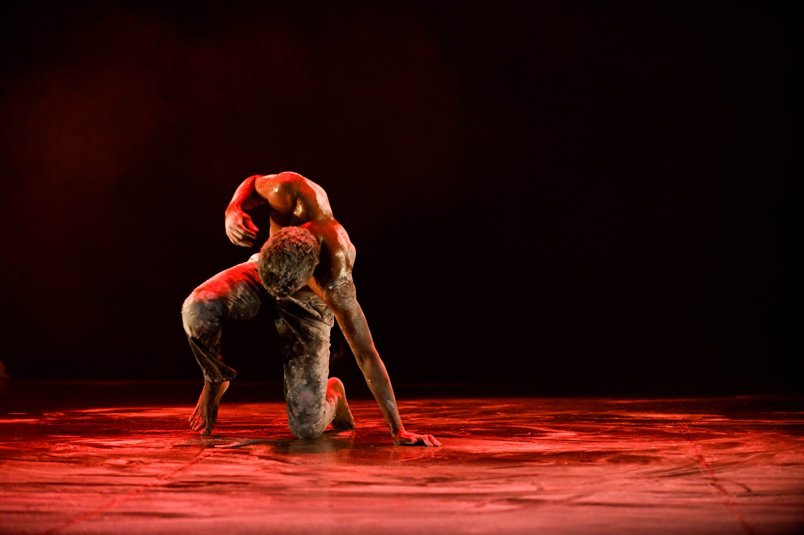 Deus Nos Acudi - God Help Us: Ο βραβευμένος χορευτής Pak Ndjamena σε μια solo performance στο Θέατρο Nous