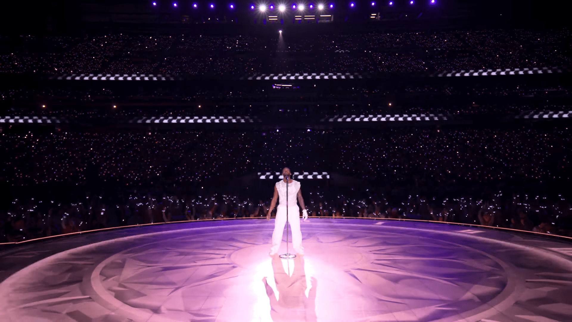 Ο Usher headliner του φετινου Super Bowl