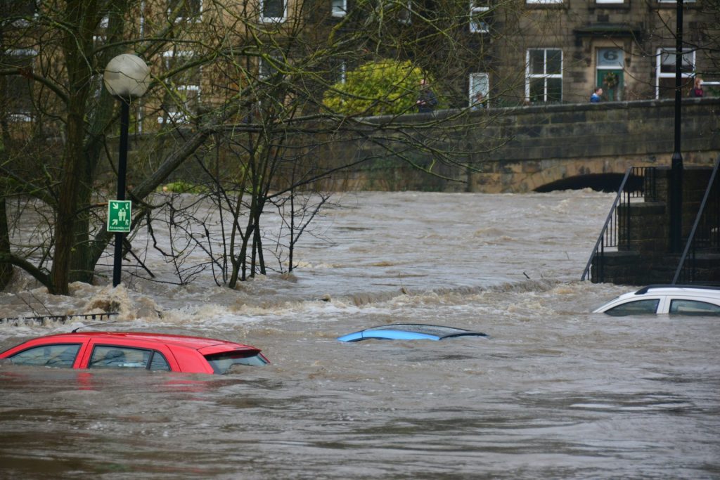 Φωτογραφία αρχείου από πλημμύρα στη Βρετανία, Photo by Chris Gallagher on Unsplash