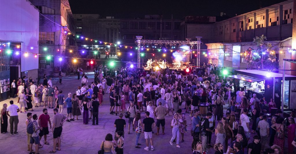 Δώσε Live στο λαό (της Πειραιώς 260)