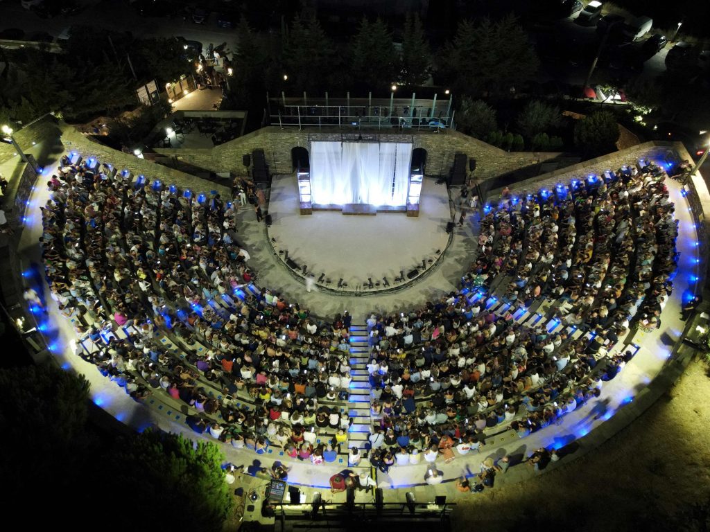 11ο Φεστιβάλ Άνδρου: Παραστάσεις, συναυλίες και προβολές γεμίζουν με φως τις καλοκαιρινές νύχτες του νησιού