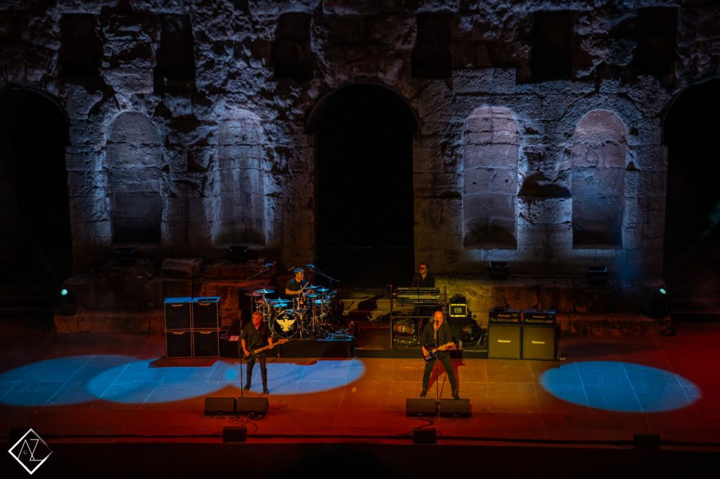 Stranglers: 40 χρόνια μετά – Δέος και έξαψη στη σκιά της Ακρόπολης