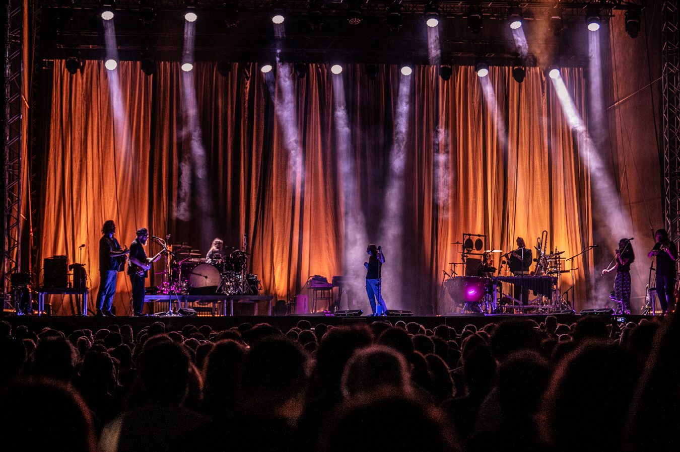 Η Beth Gibbons με τους υπέροχους μουσικούς της