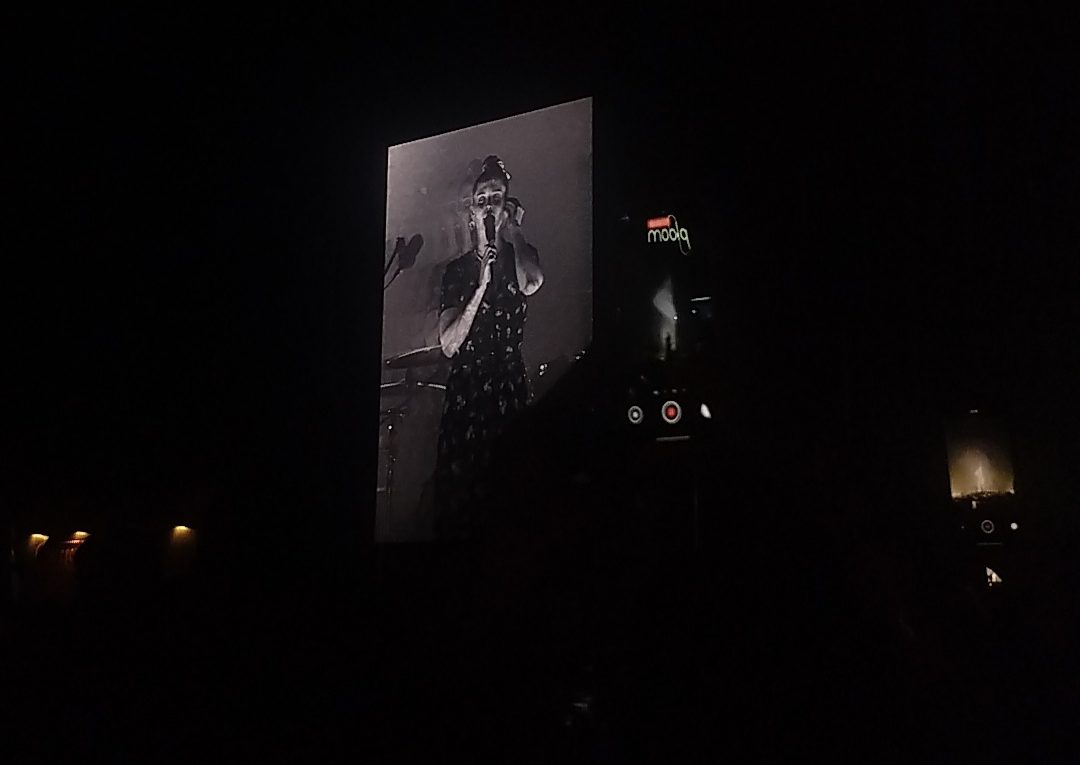 Η Hannah Reid των London Grammar στη σκηνή του Release Athens 2025