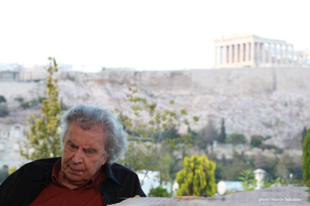 Το χρώμα της Ελευθερίας: Ο Σύλλογος Φίλων Κέας τιμά τον Μίκη Θεοδωράκη με ένα κινηματογραφικό αφιέρωμα