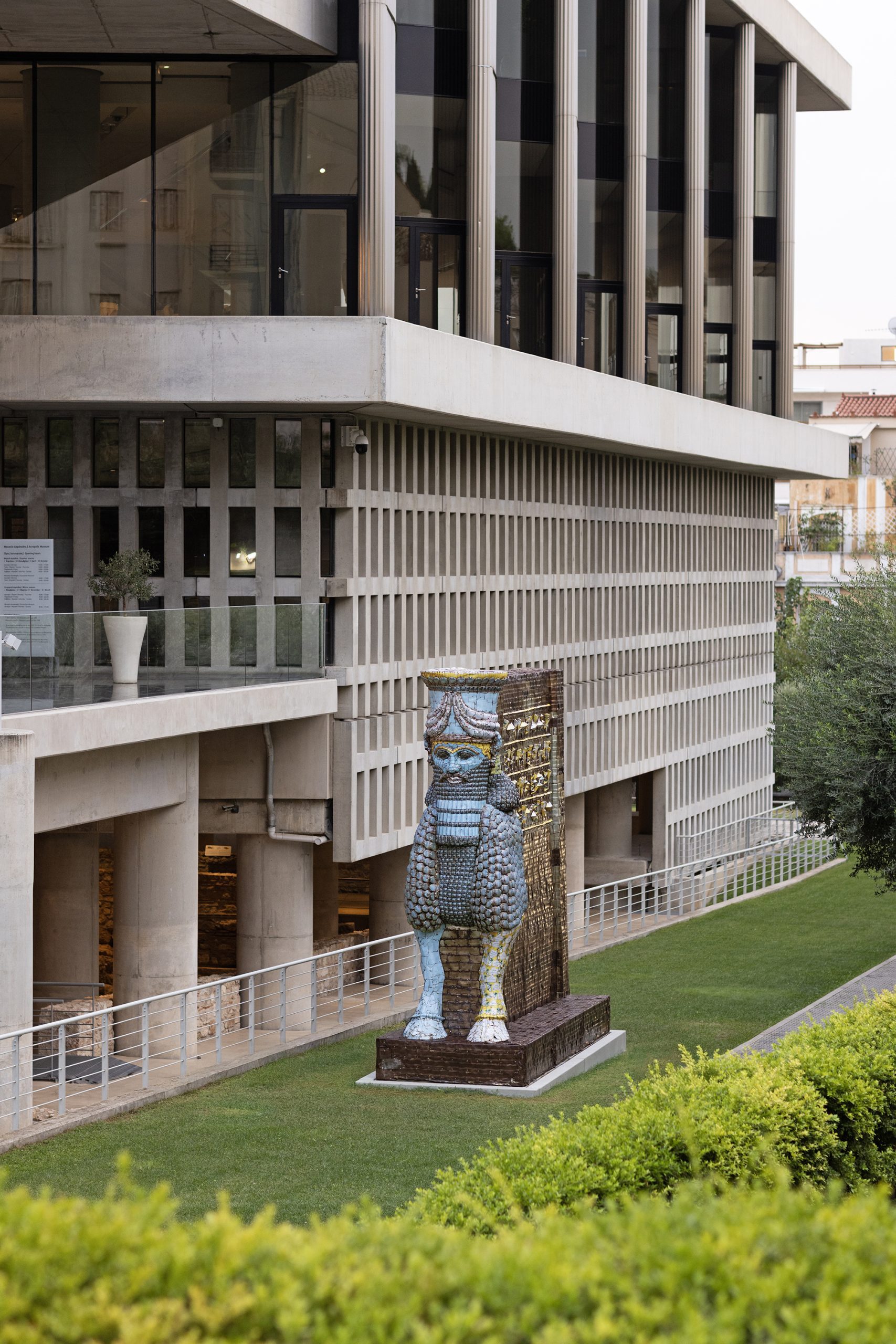 Installation view Lamassu of Nineveh (2018) | Michael Rakowitz & Ancient Cultures, 2025 | A collaboration between NEON + the Acropolis Museum | Photography © Natalia Tsoukala | Courtesy ΝΕΟΝ , the Acropolis Museum and the artist