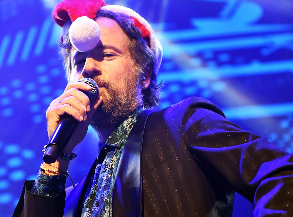 Ο Κωστής Μαραβέγιας στο Floyd