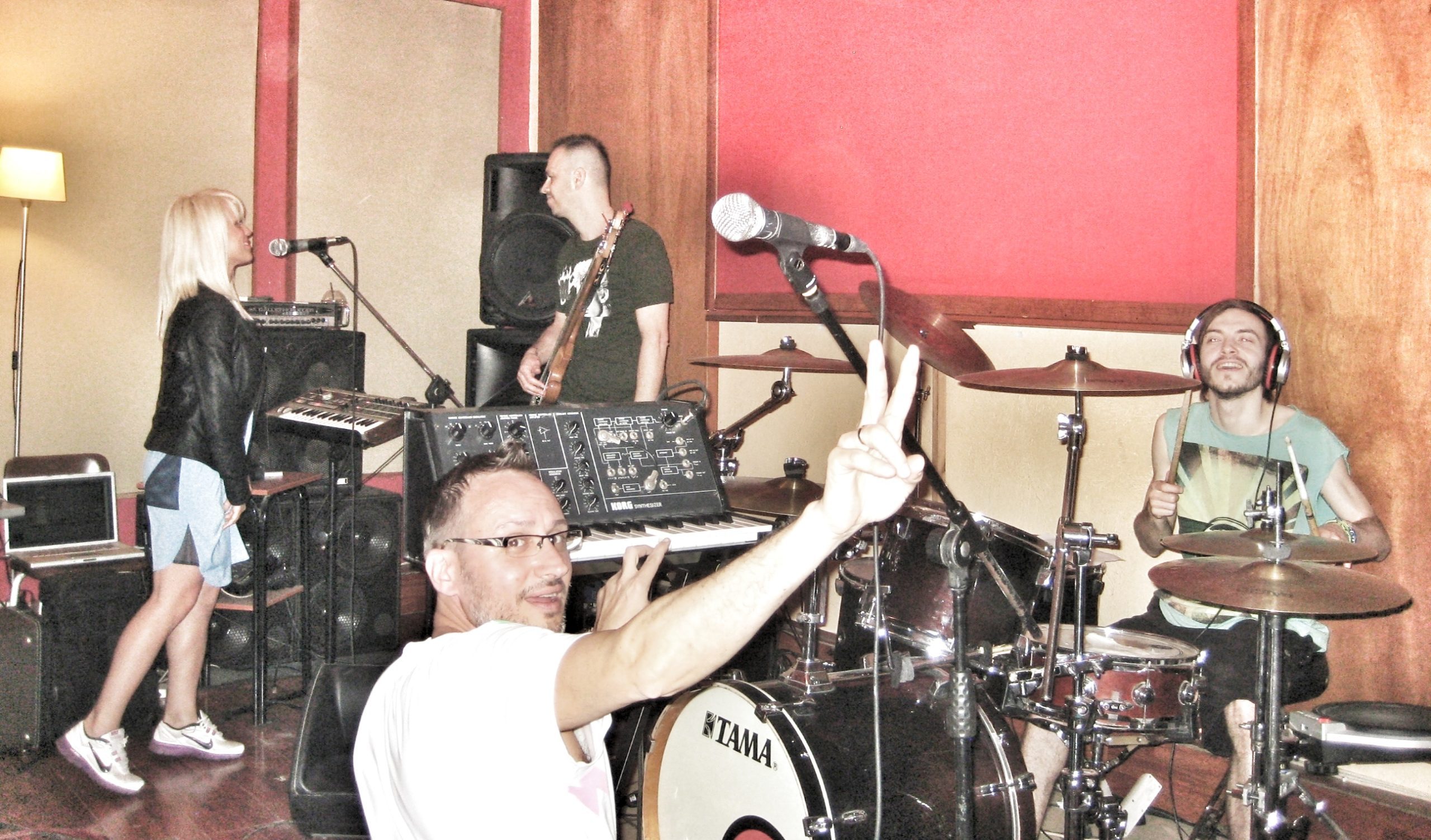 Οι Mikro επιστρέφουν στο Gagarin 205