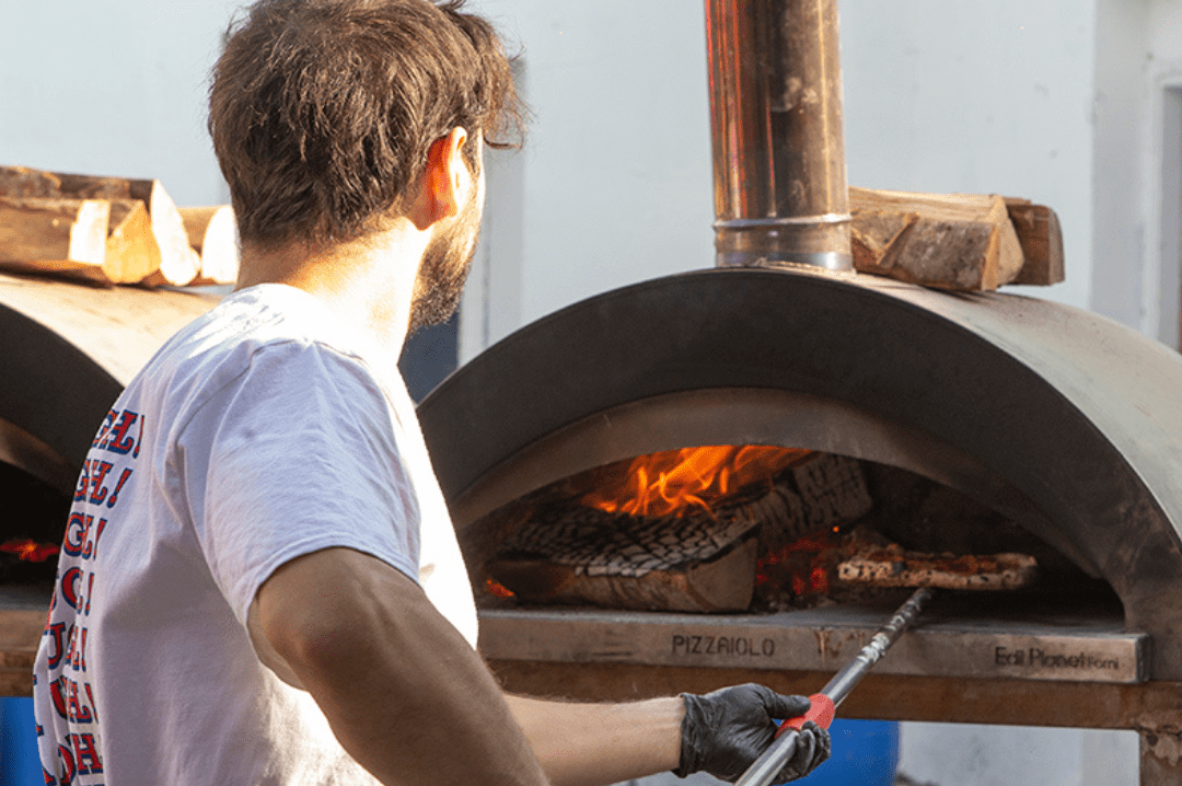 The Meet Market Xmas στο Παλιό Αμαξοστάσιο του Ο.ΣΥ 