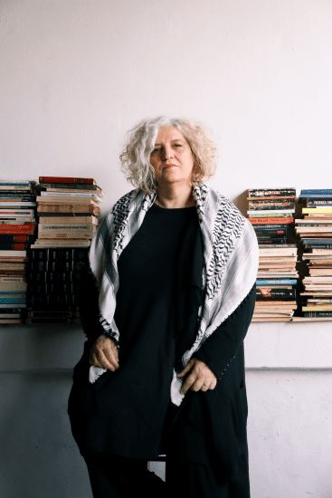 Η Μάρθα Φριντζήλα παραδέχεται ότι είναι δύσκολο να μην μετατραπεί το Baumstrasse σε "μαγαζί". Όπως δύσκολο είναι και να συντηρεί κανείς έναν τέτοιο χώρο.