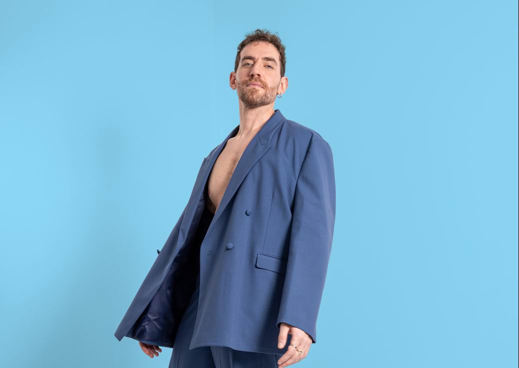 Ο Αλέξανδρος Τζοβάνι στη μουσική σκηνή Ράδιο