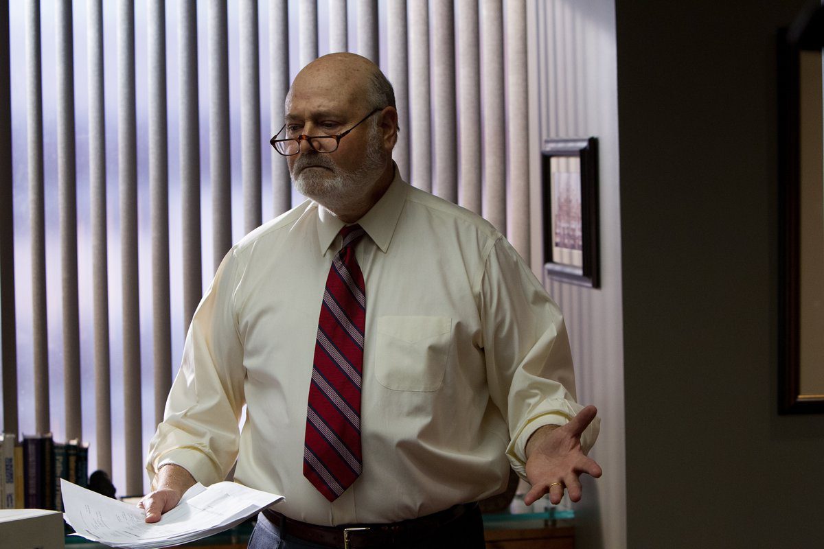 O Rob Reiner ως Max Belfort στην ταινία "The Wolf of Wall Street" (2013) του Martin Scorsese.