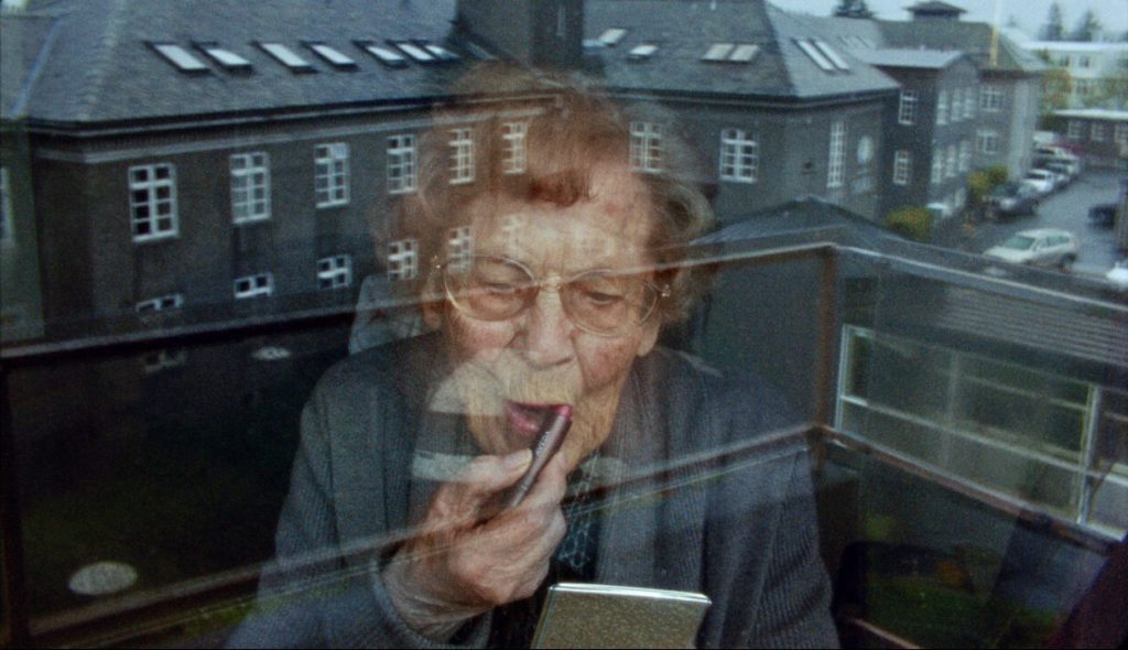 The Ground Beneath Our Feet: Ένα ντοκιμαντέρ για τη ζωή όταν ο χρόνος λιγοστεύει…