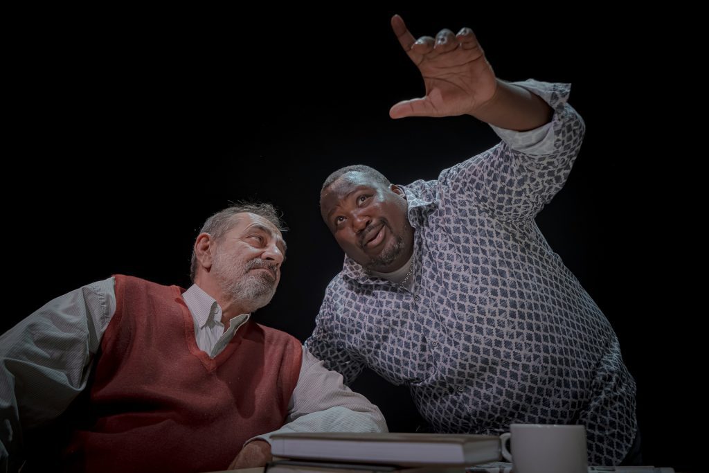 Άσπρο Μαύρο: Φινάλε στο Επί Κολωνώ με ειδική προσφορά προπώλησης – Ακολουθεί περιοδεία