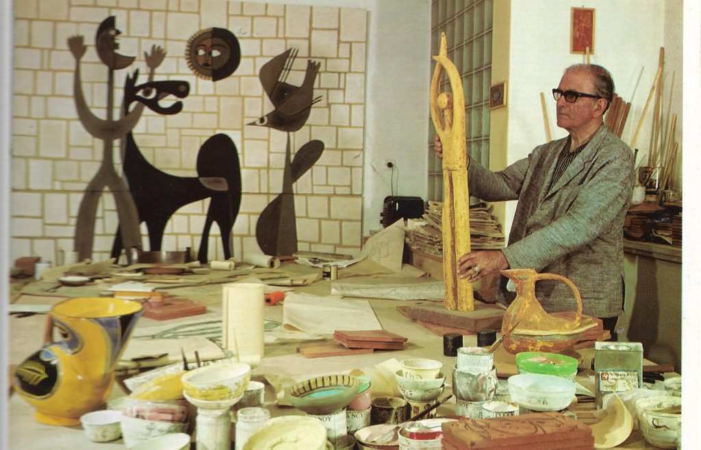 Ο καλλιτέχνης στο εργαστήριό του στο Μαρούσι, 1973