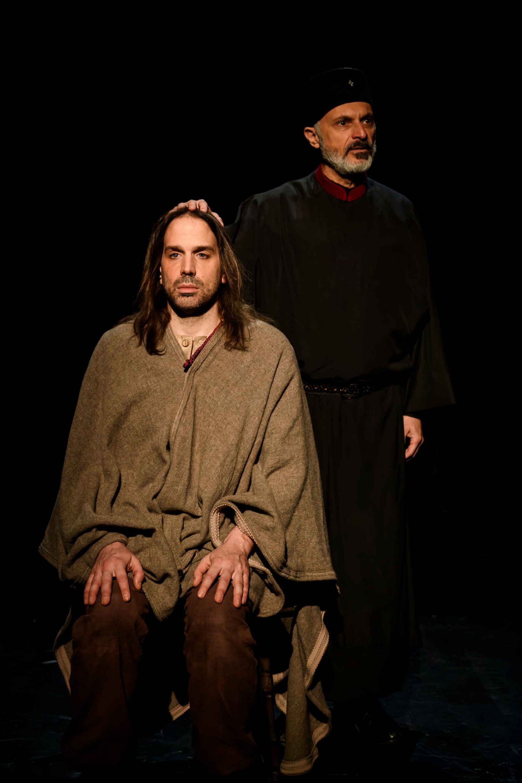 Ο Χριστός ξανασταυρώνεται: Το συγκλονιστικό μυθιστόρημα του Νίκου Καζαντζάκη στο Θέατρο Σταθμός