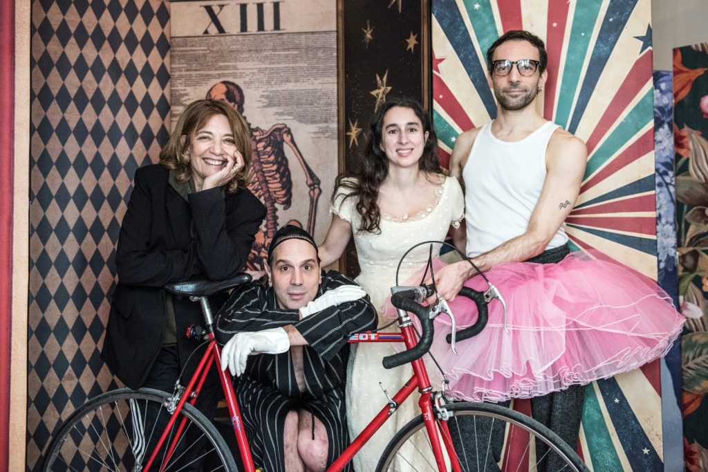 Στο Θέατρο: Η νέα παράσταση της Όλιας Λαζαρίδου στο Fougaro Artcenter, στο Ναύπλιο