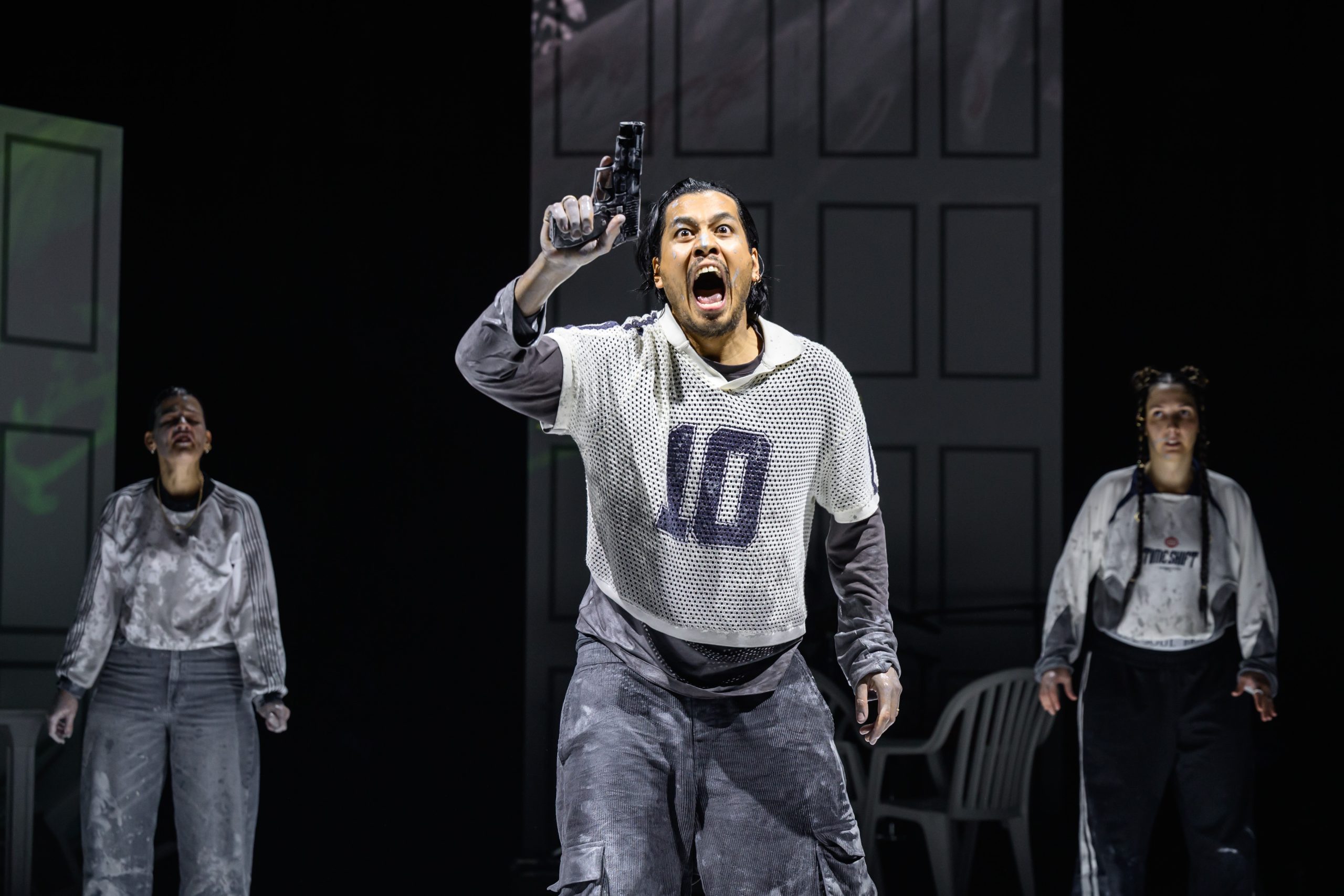 Μίσος: Το Theaterhaus Jena έρχεται στο Θέατρο Τέχνης - monopoli.gr