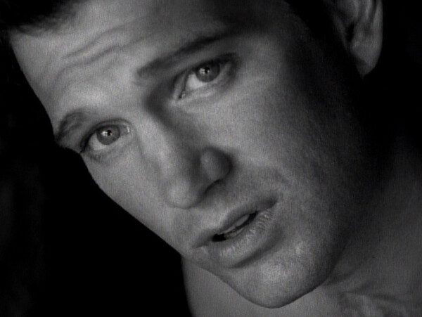 Ένα τραγούδι, χίλιες ζωές: Το Wicked Game του Chris Isaak είναι ο ύμνος για τους ανεκπλήρωτους έρωτες κάθε γενιάς