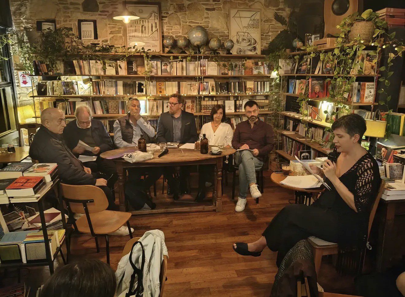 @zatopek_bookcafe