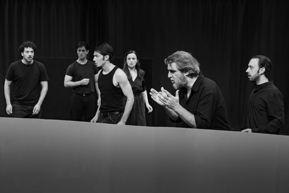«Μακμπέθ» της Κατερίνας Ευαγγελάτου: Πρώτες φωτογραφίες από τις πρόβες της πολυαναμενόμενης παράστασης
